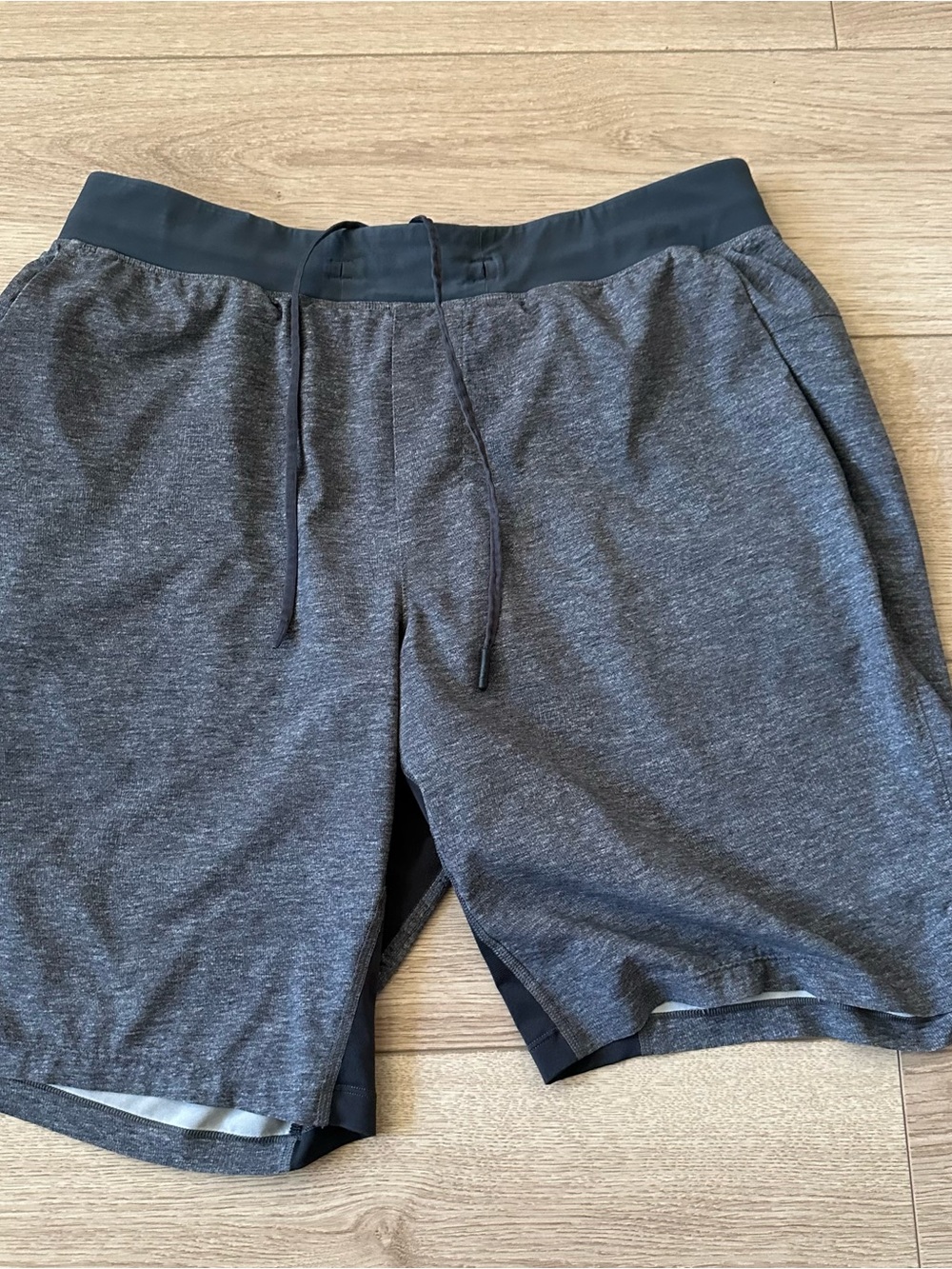 Lululemon T.H.E. Short Out Of Mind Liner 9" Men Large Gray Gym Stretch Training